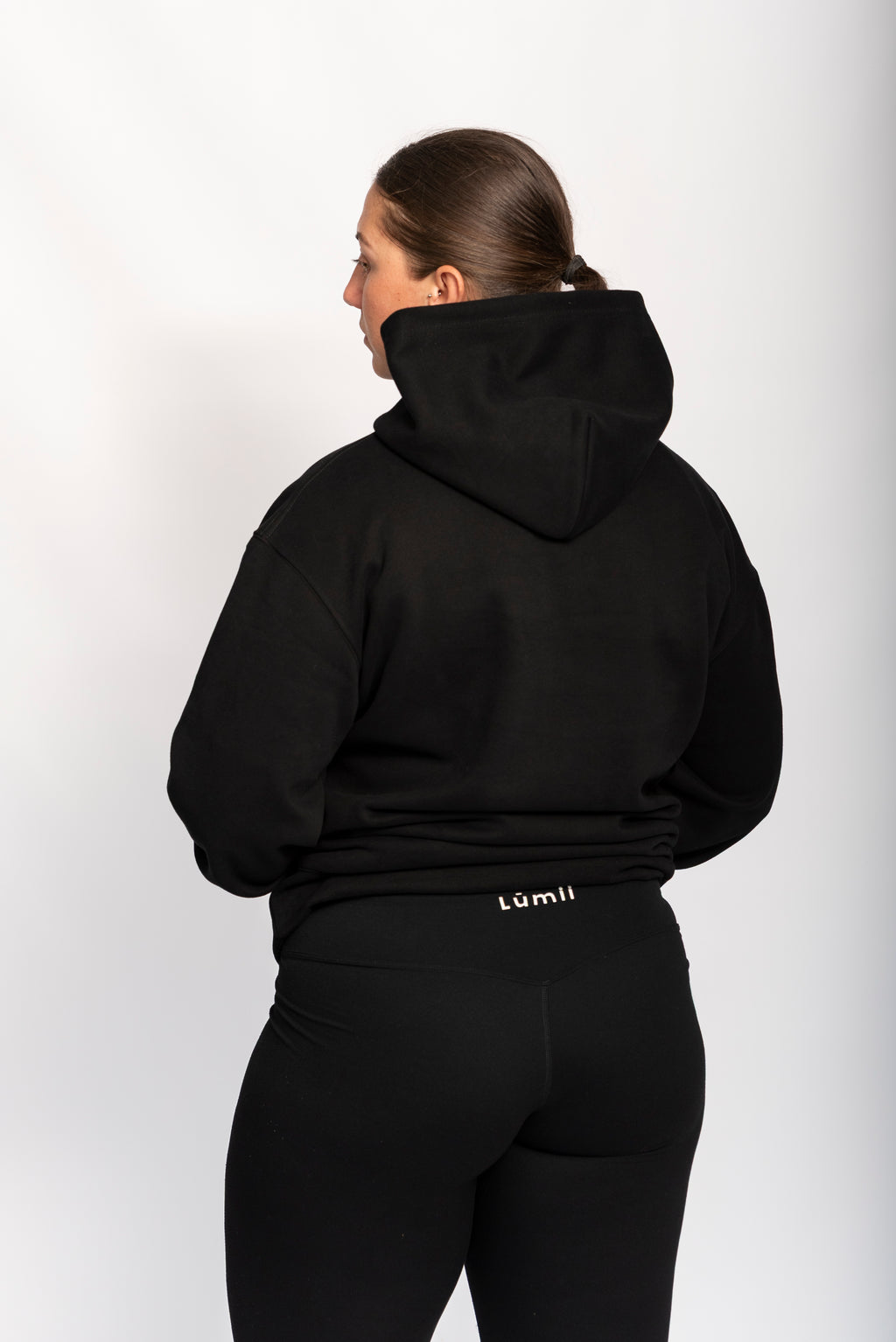ESSENTIAL HOODIE ONYX