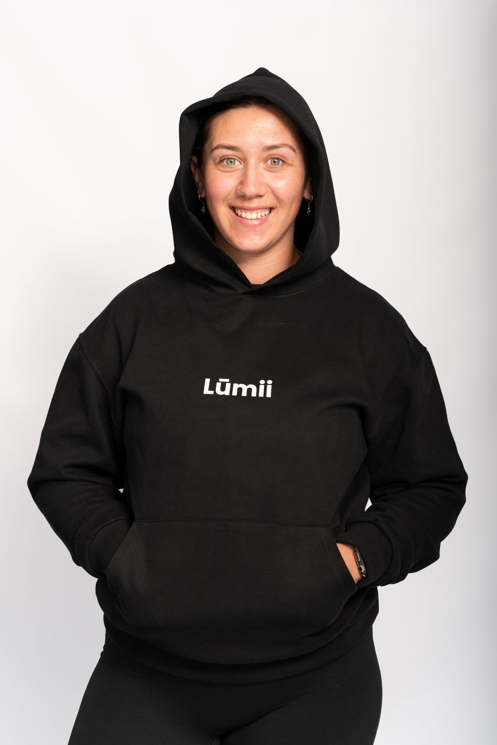 ESSENTIAL HOODIE ONYX
